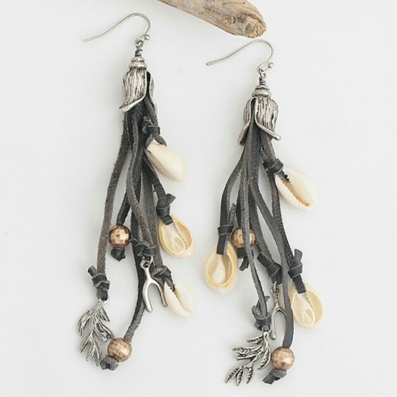 Artisan Seaside Conch Sea Shell Dangle Earrings - Picture 3 of 4